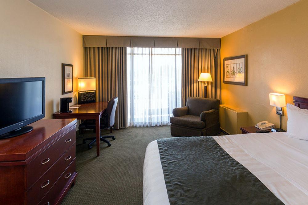Clarion Hotel Milwaukee Airport Buitenkant foto